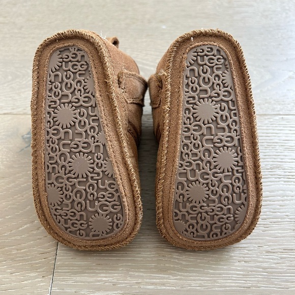 Ugg Kids Baby Neumel Boot Chestnut size Small (2-3) - Picture 6 of 6